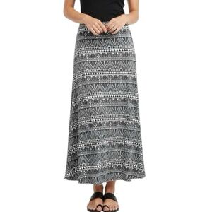 Hot Kiss Boho Black and White Geometric Print Long Maxi  Skirt Large/Extra Large